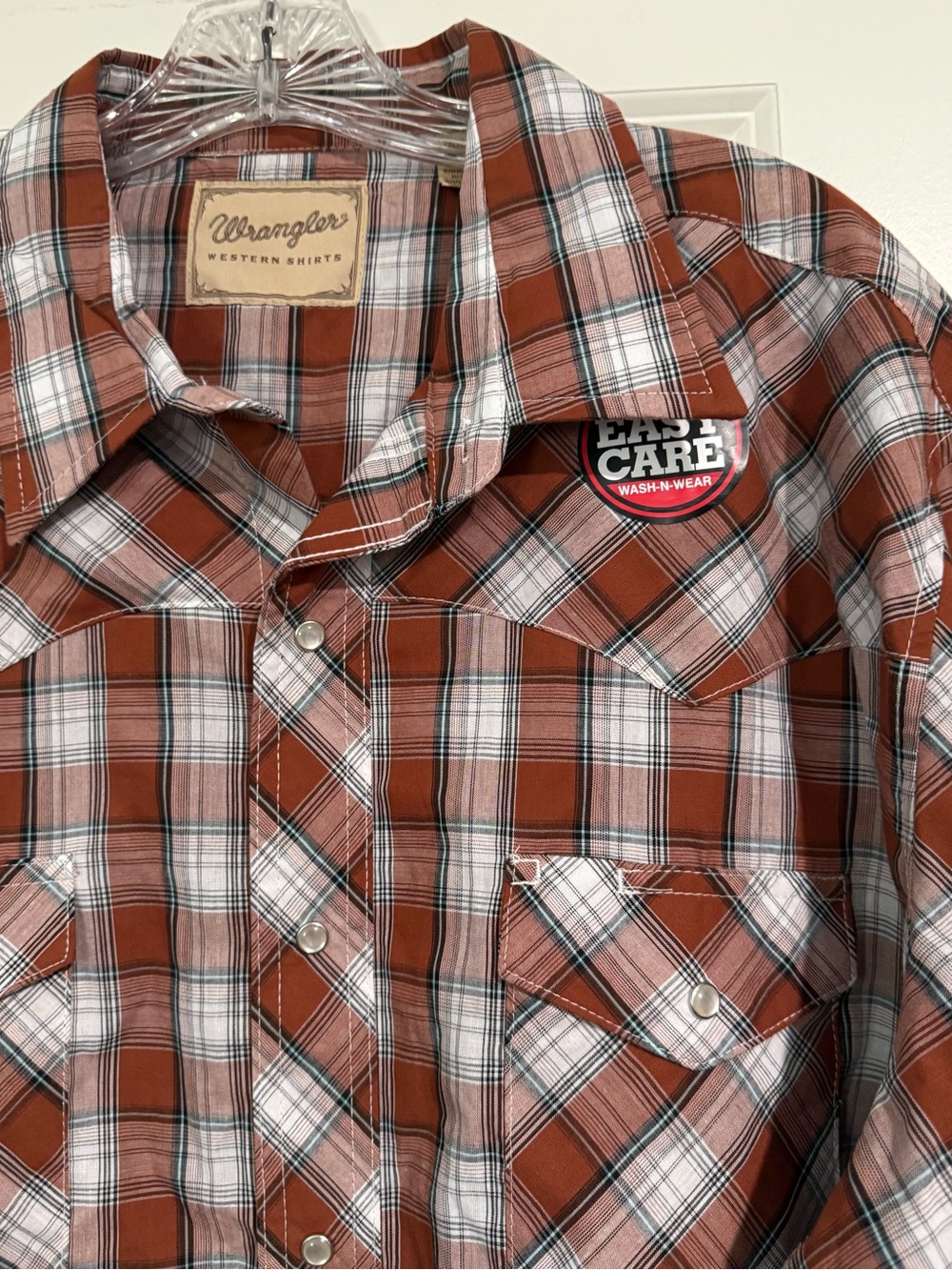 Wrangler Men’s Rust and White Plaid Button-Down Shirt